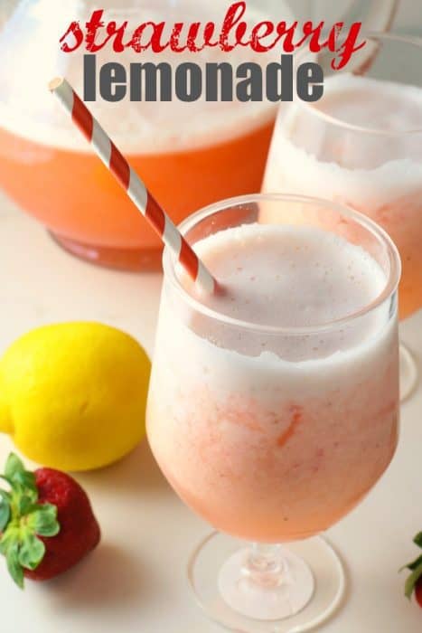 Verre de limonade glacée aux fraises 
